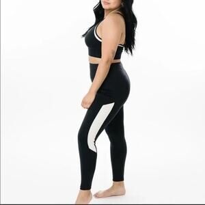 Zyia Active Black + White Primo Mesh Hi-Rise 7/8 Leggings Womens Size 14-16 NWT
